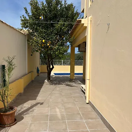 Дом отдыха Vivenda Pinheiro Algarve Bias do Norte